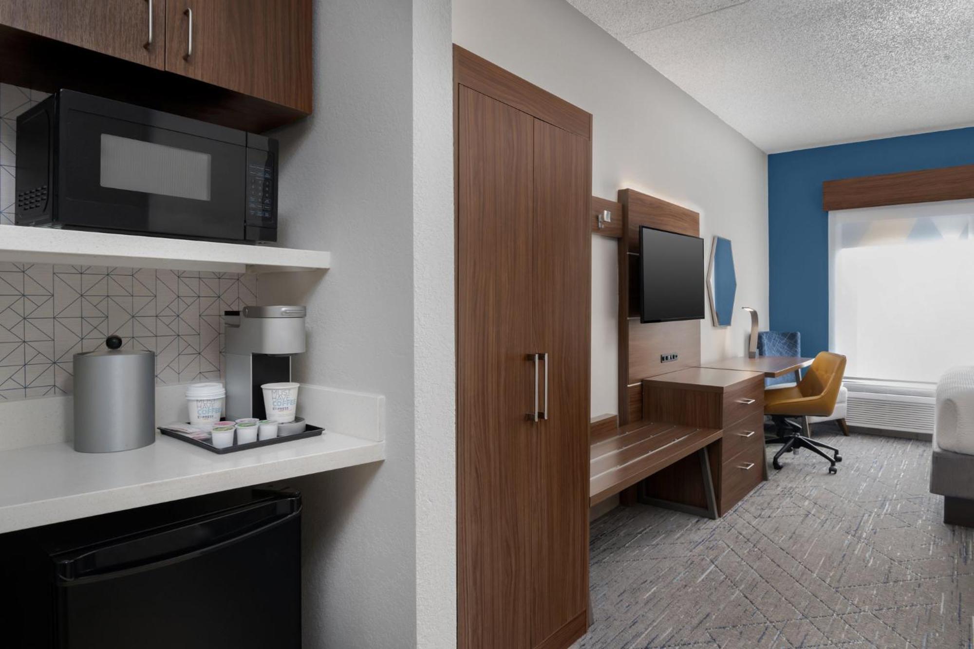 Holiday Inn Express Hotel & Suites Bentonville By Ihg Exteriör bild