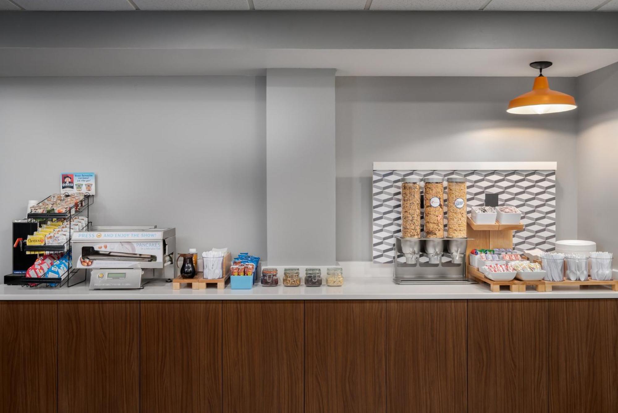 Holiday Inn Express Hotel & Suites Bentonville By Ihg Exteriör bild