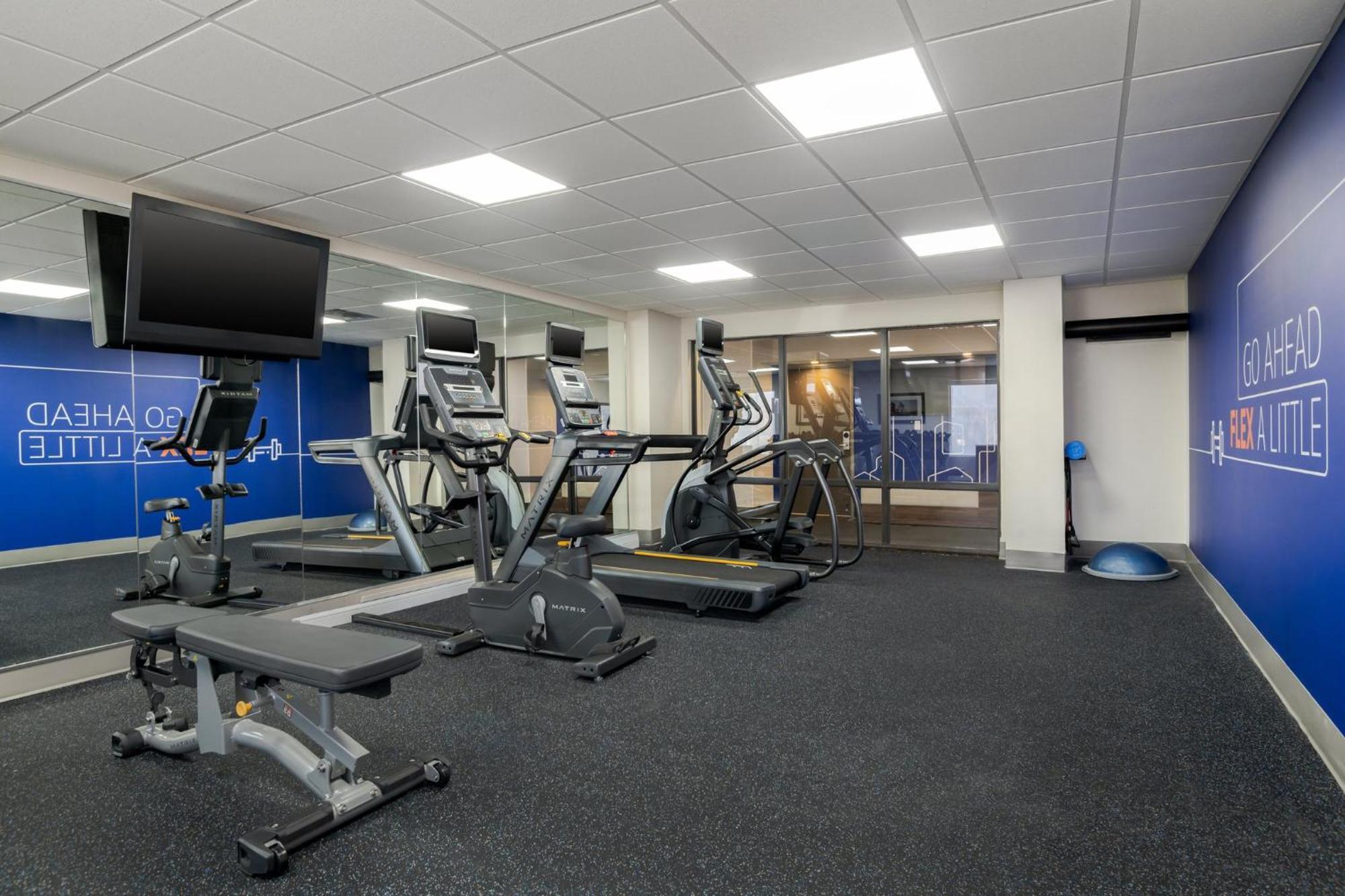 Holiday Inn Express Hotel & Suites Bentonville By Ihg Exteriör bild