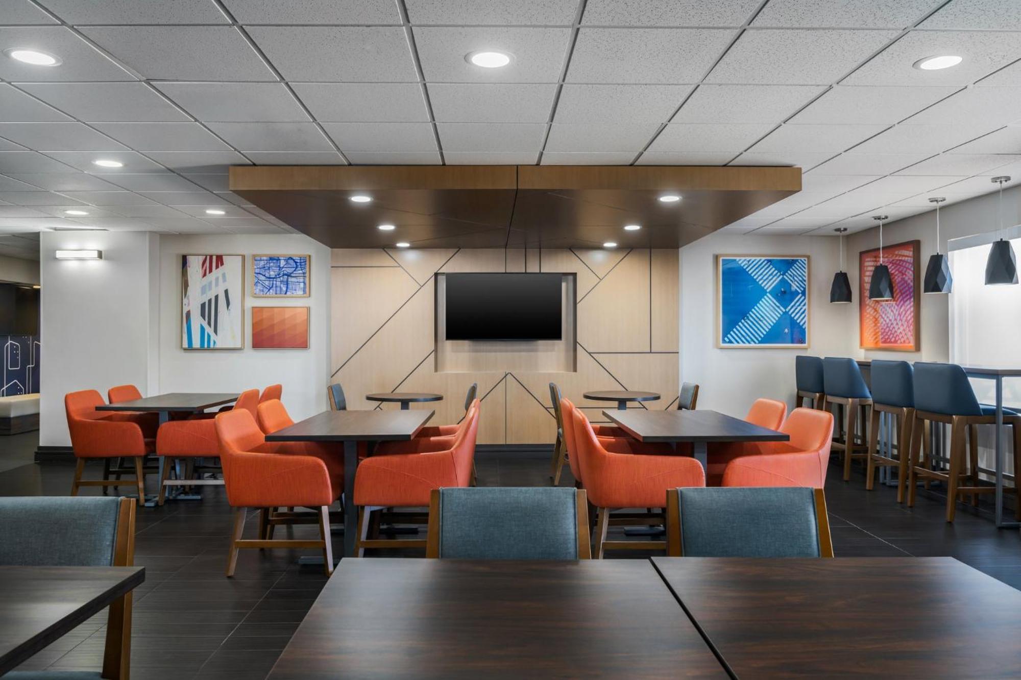 Holiday Inn Express Hotel & Suites Bentonville By Ihg Exteriör bild