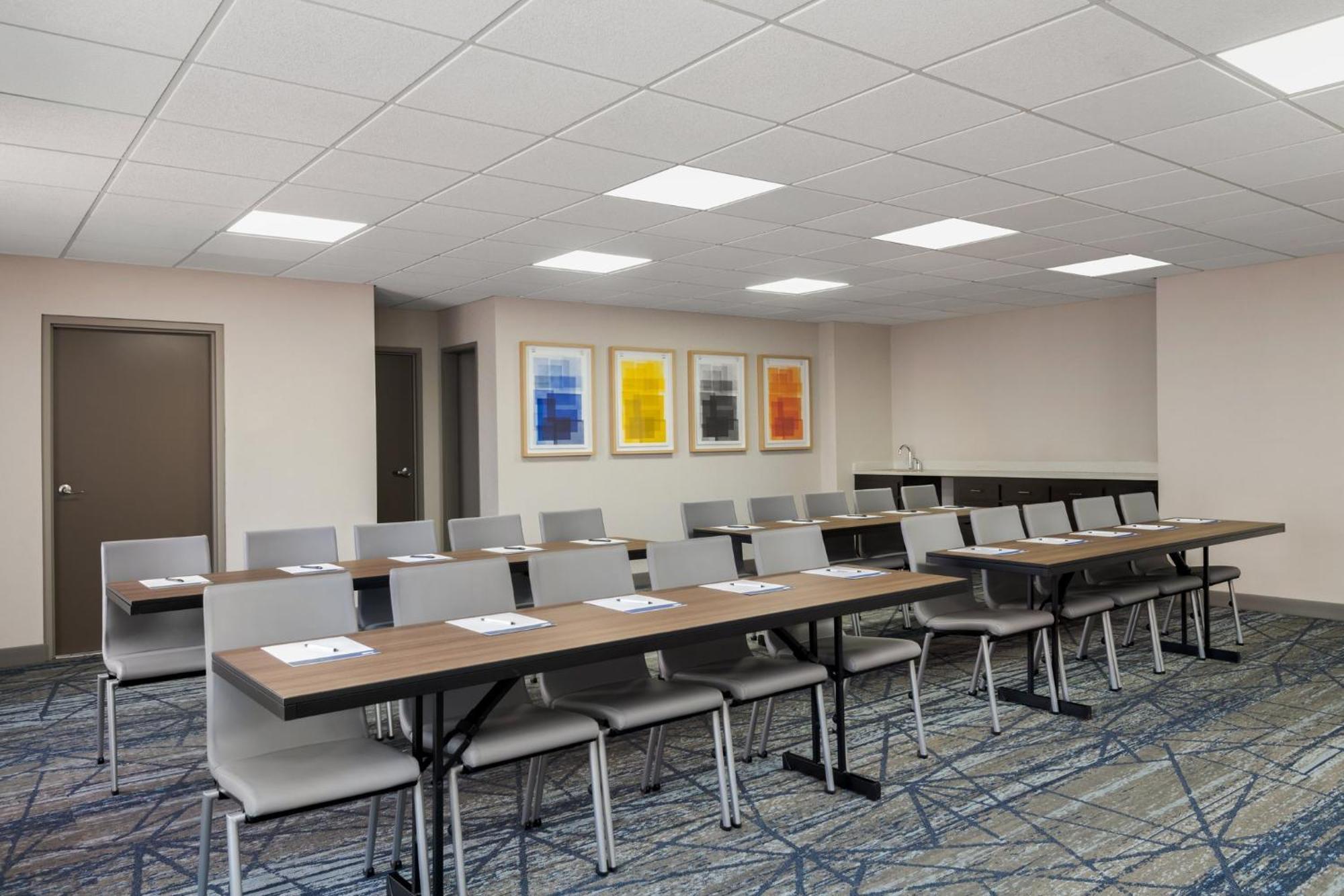 Holiday Inn Express Hotel & Suites Bentonville By Ihg Exteriör bild