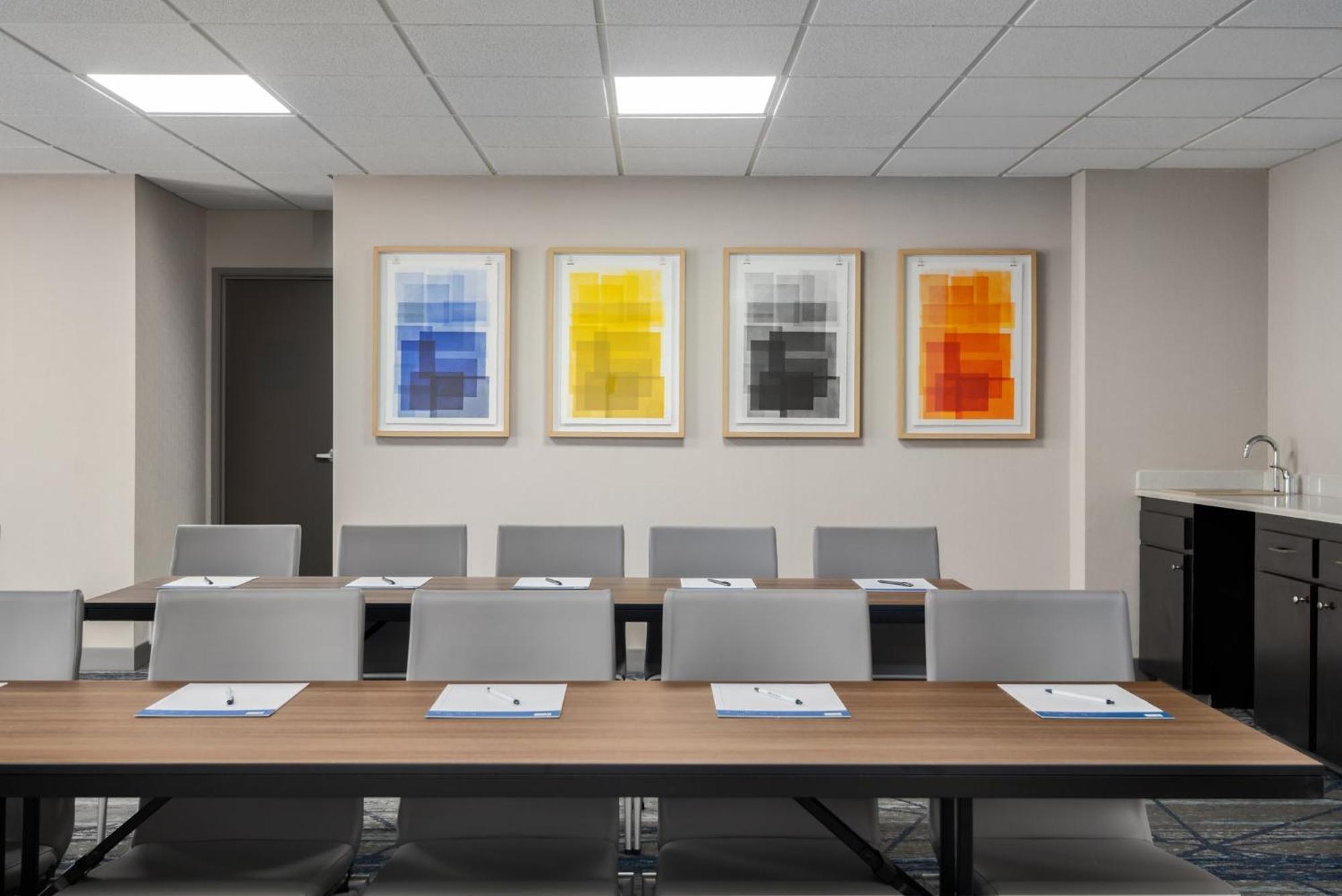 Holiday Inn Express Hotel & Suites Bentonville By Ihg Exteriör bild