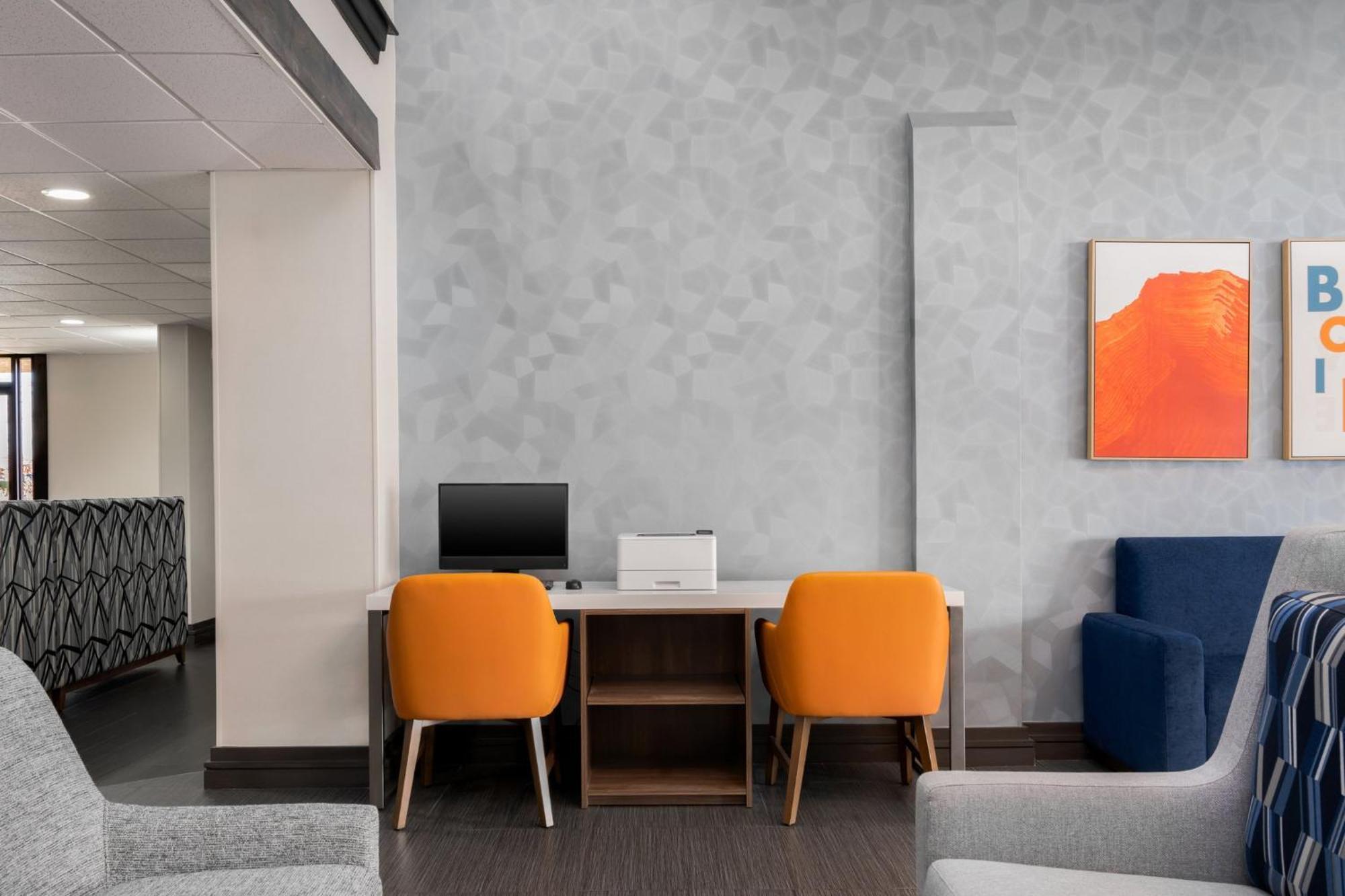 Holiday Inn Express Hotel & Suites Bentonville By Ihg Exteriör bild