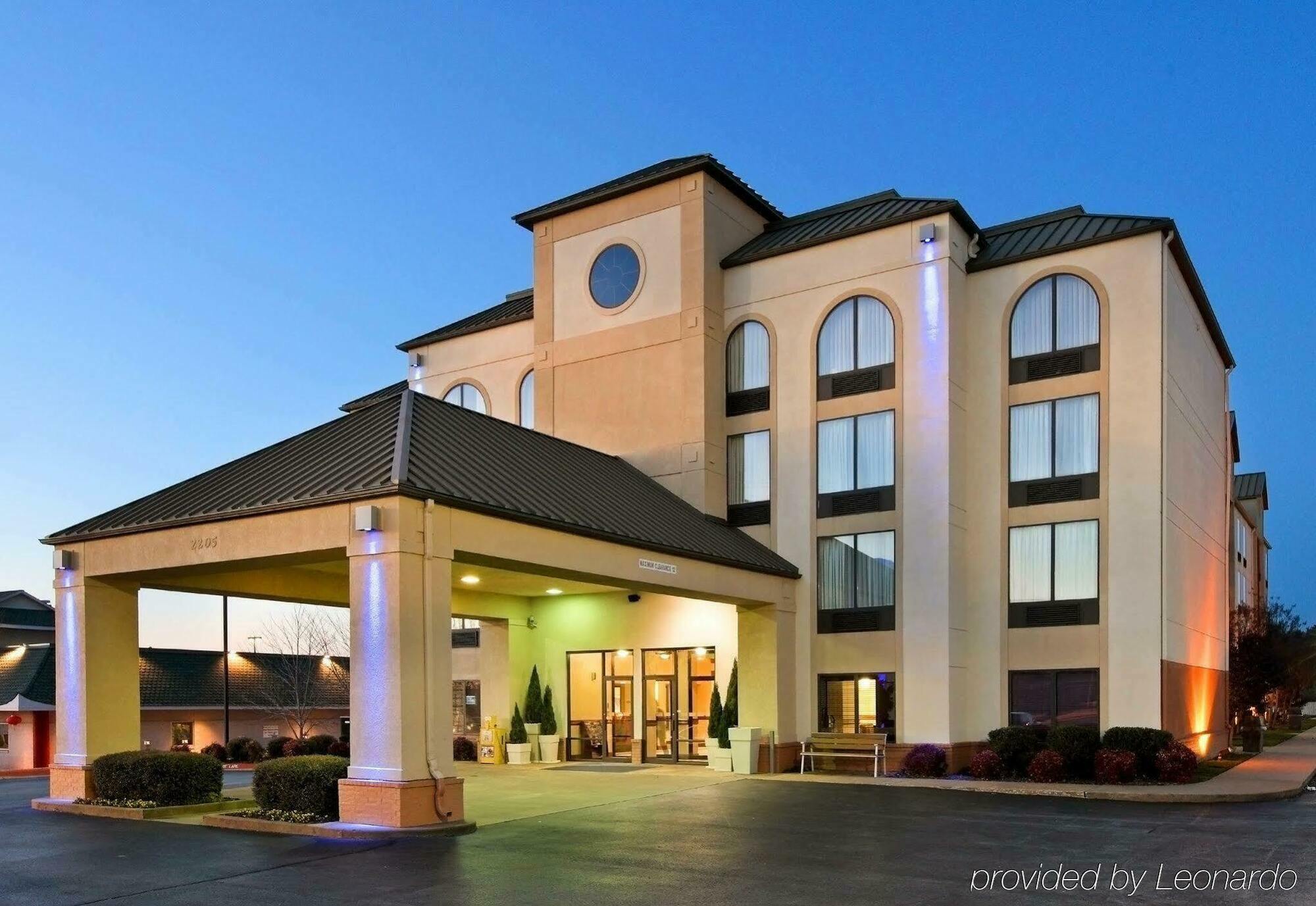 Holiday Inn Express Hotel & Suites Bentonville By Ihg Exteriör bild